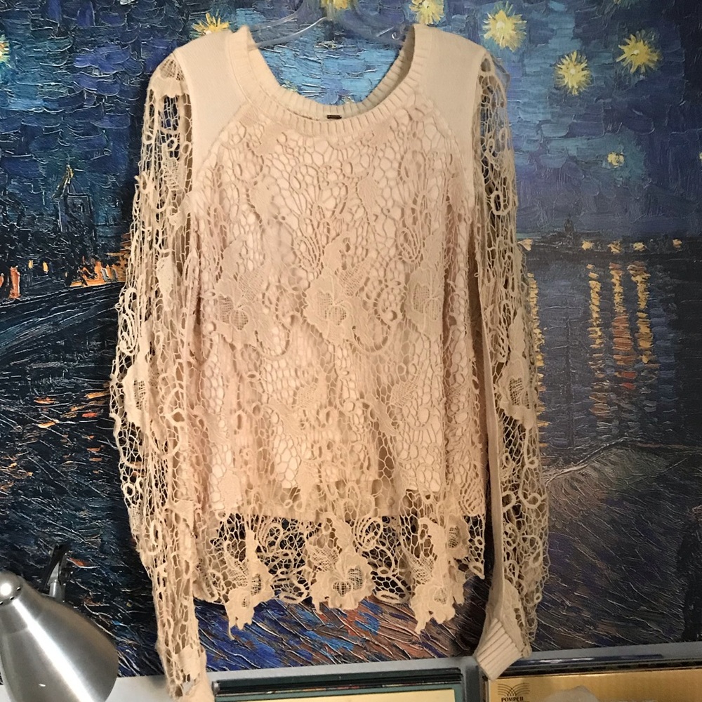Free people lace long sleeve top ✨